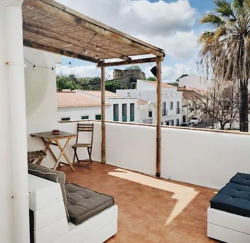 Semi-Detached House In The Historic Center - Lagos